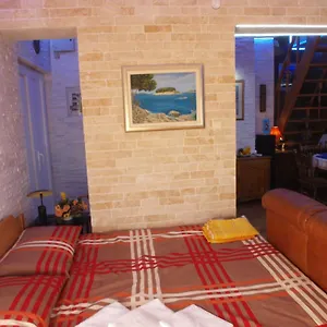 Apartman And Dalibor Nin